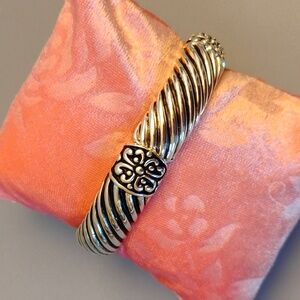 Stauer Antiqued Silver Finish Stretch Bracelet New in Blue Stauer Bag